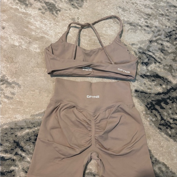 DFYNE Set - Picture 2 of 2